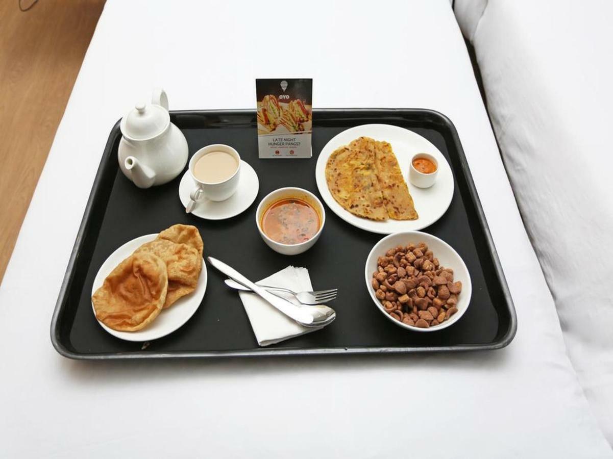 Hotel Chicago 아흐메다바드 외부 사진